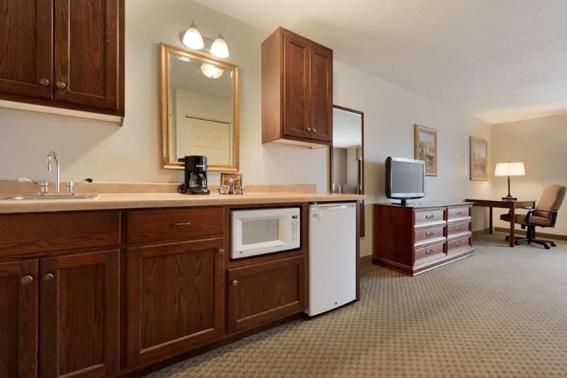 בית מלון כפרי Country Inn & Suites By Radisson, St. Cloud East, Mn
