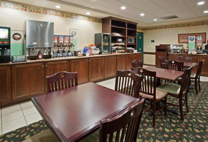 فندق Country Inn & Suites By Radisson, St. Cloud East, Mn