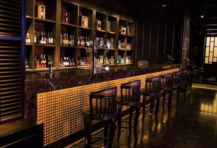 هتل Courtyard By Marriott Mumbai International Airport