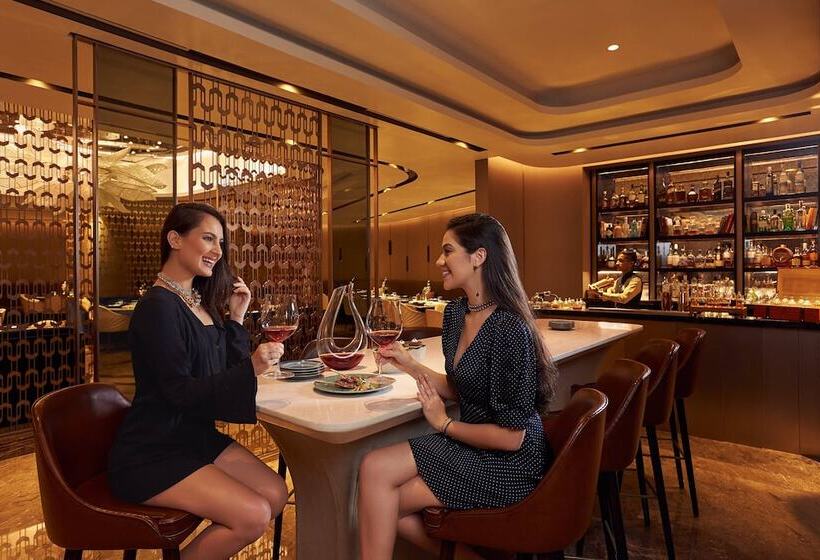 هتل Courtyard By Marriott Mumbai International Airport