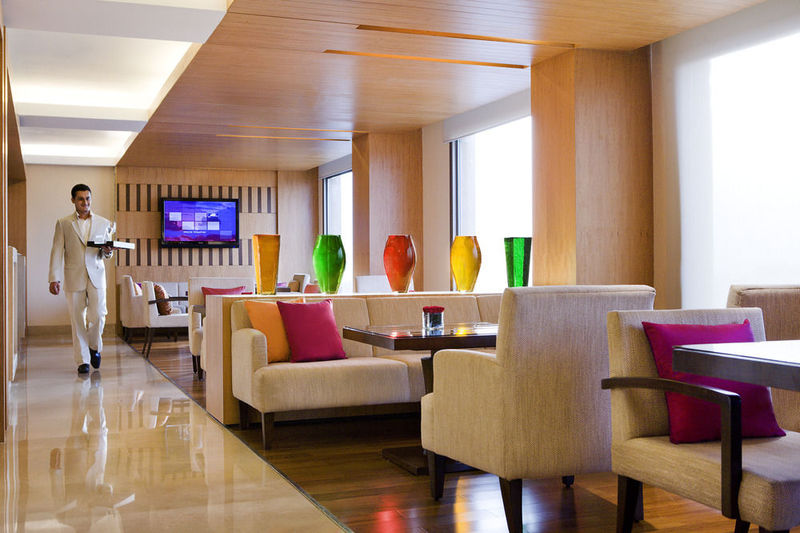 هتل Courtyard By Marriott Gurugram Downtown