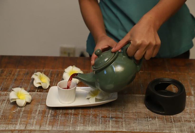 هتل Courtyard By Marriott Gurugram Downtown