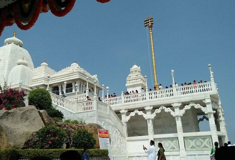 هتل Courtyard By Marriott Hyderabad