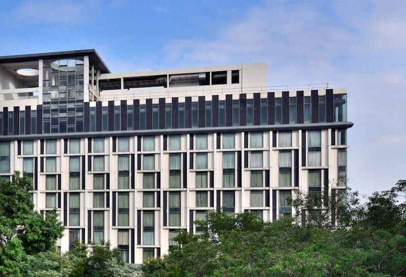 هتل Courtyard By Marriott Hyderabad