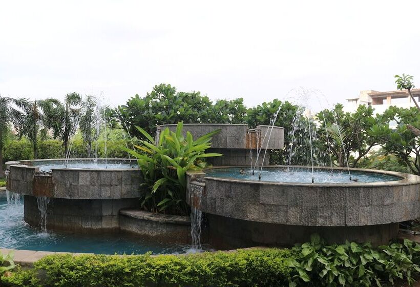 هتل Courtyard By Marriott Hyderabad