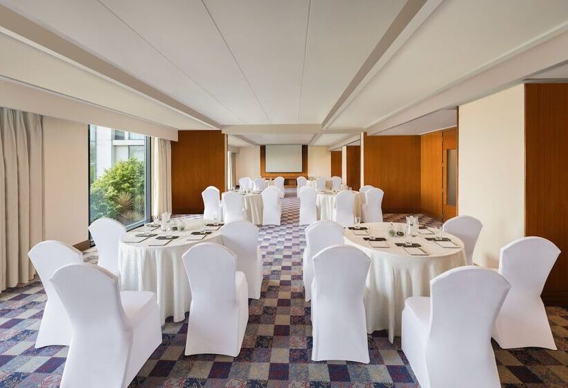 هتل Courtyard By Marriott Hyderabad