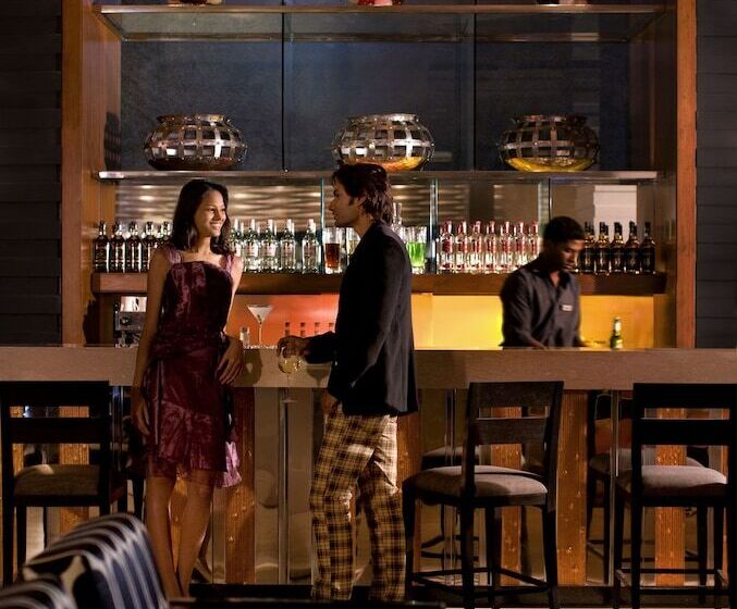 هتل Courtyard By Marriott Hyderabad