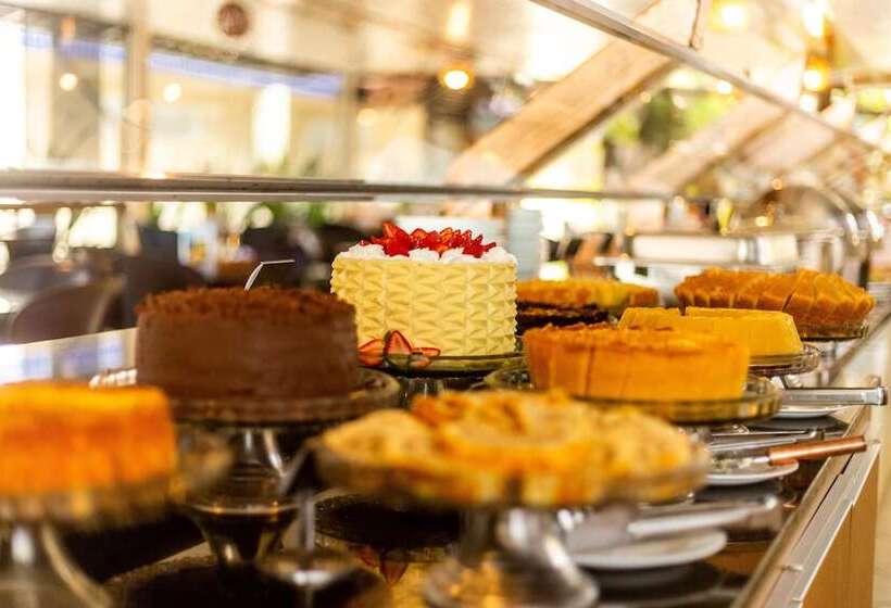 Отель Crôa Mares