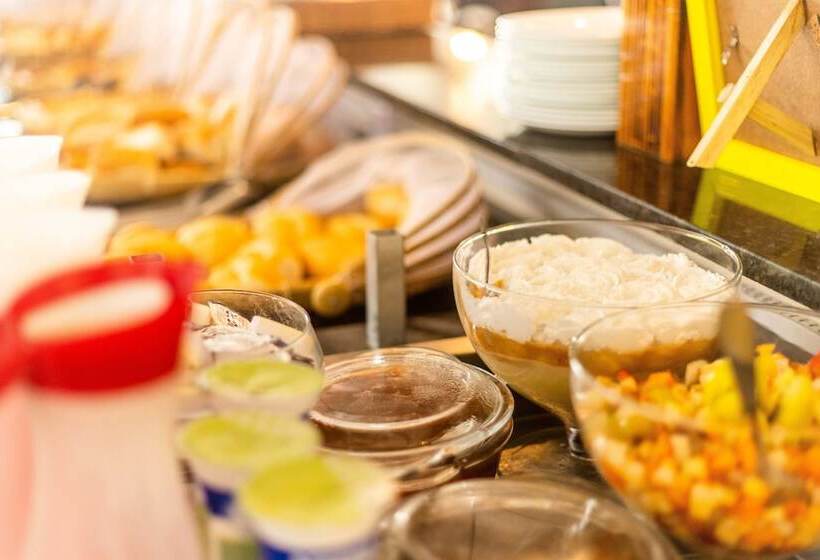 Отель Crôa Mares