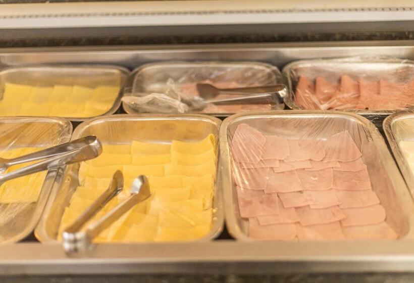 Отель Crôa Mares