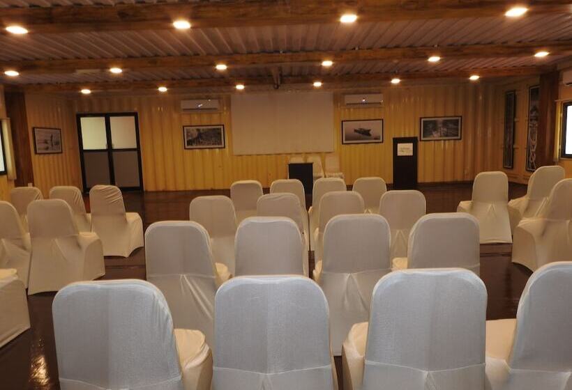 هتل Dudhsagar Spa Resort