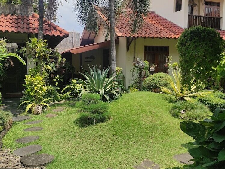 בית מלון כפרי Duta Guest House