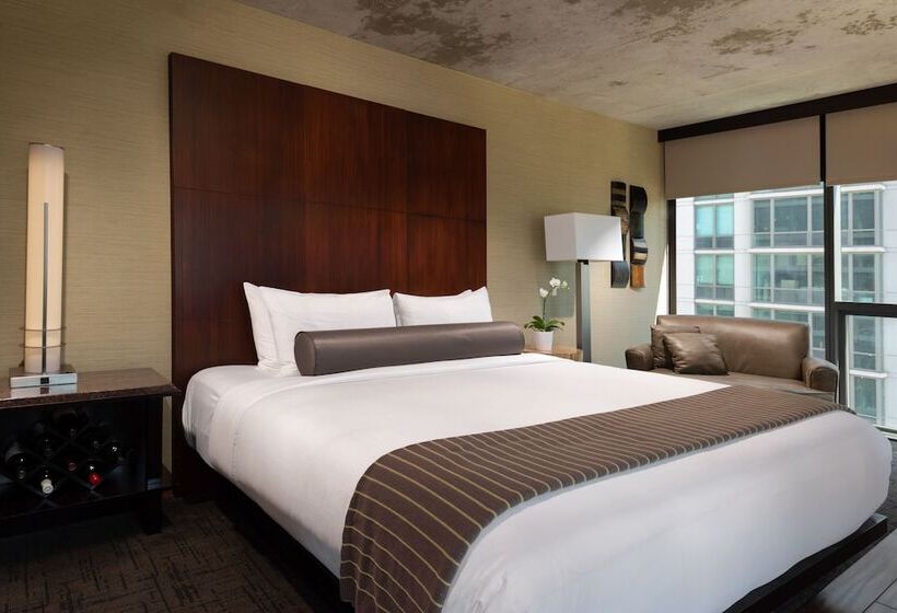 هتل Eurostars Magnificent Mile