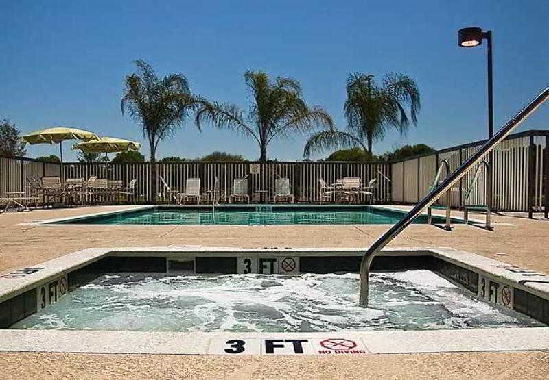 בית מלון כפרי Fairfield Inn & Suites Tampa Fairgrounds/casino