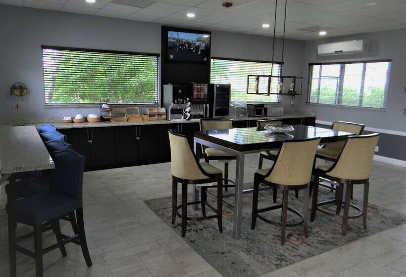 בית מלון כפרי Fairway Inn Florida City Homestead Everglades