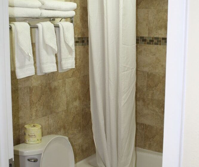 בית מלון כפרי Fairway Inn Florida City Homestead Everglades