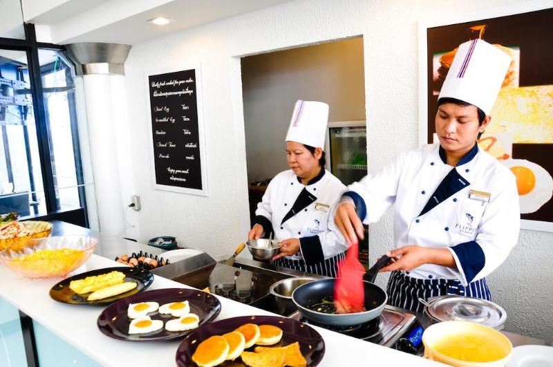 Flipper Lodge Hotel   Sha Extra Plus