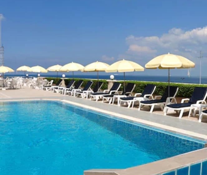 Flipper Lodge Hotel   Sha Extra Plus