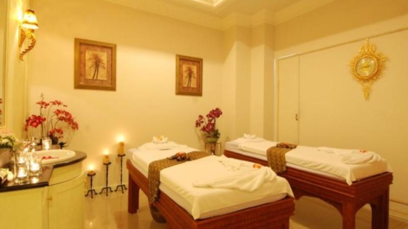 酒店 Four Seasons Place Pattaya