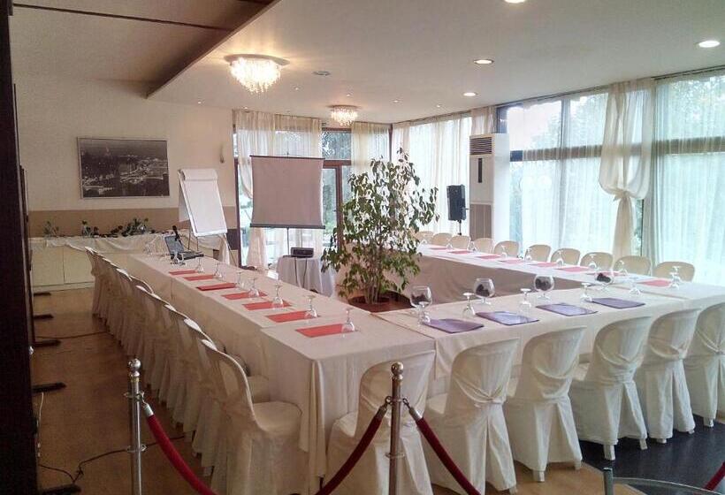 فندق Four Seasons