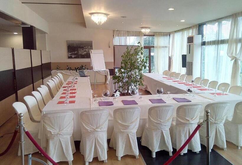 فندق Four Seasons