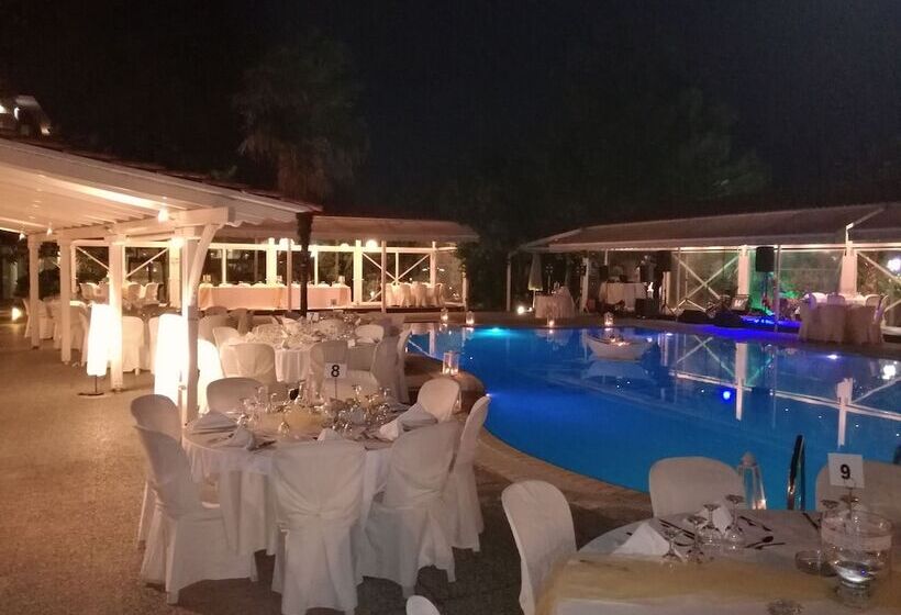 فندق Four Seasons