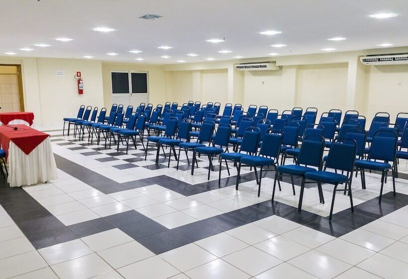 Hotel Golden Dolphin Flat Top Jc