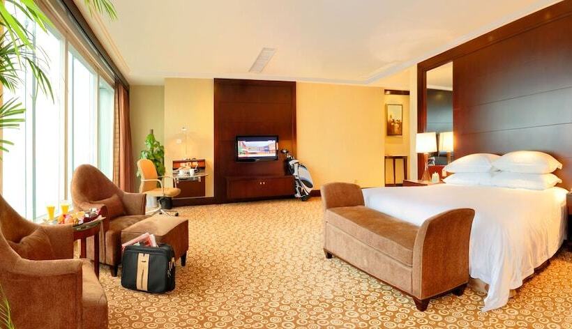 Golden Eagle Summit Hotel Downtown