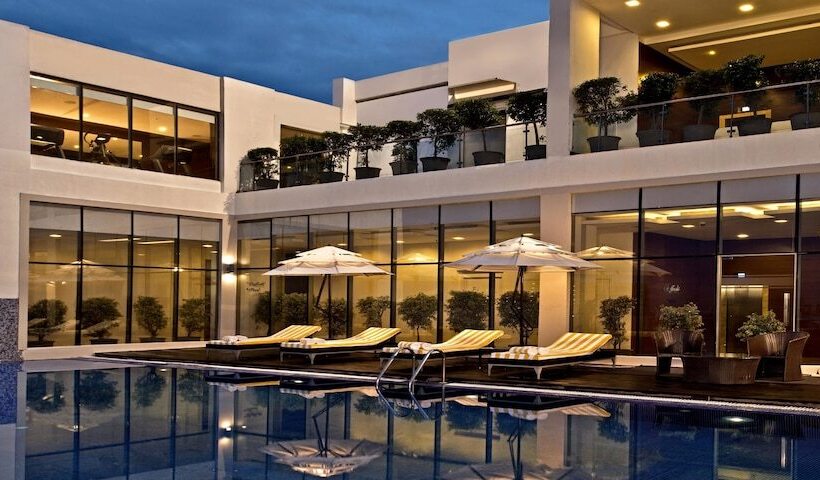 ホテル Golden Tulip Lucknow