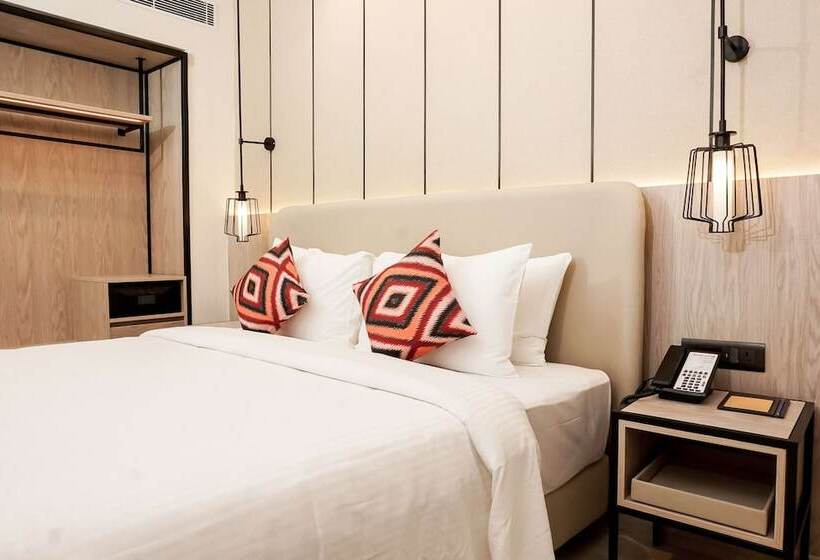 ホテル Golden Tulip Lucknow