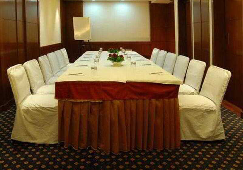 酒店 Golden Tulip Lucknow