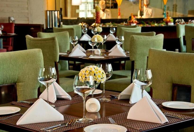 酒店 Golden Tulip Lucknow