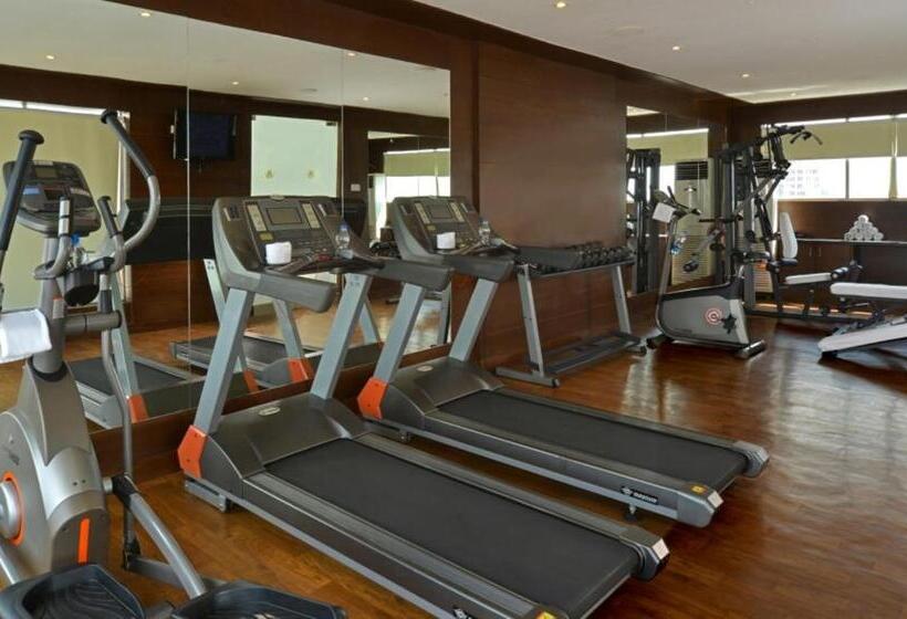 酒店 Golden Tulip Lucknow