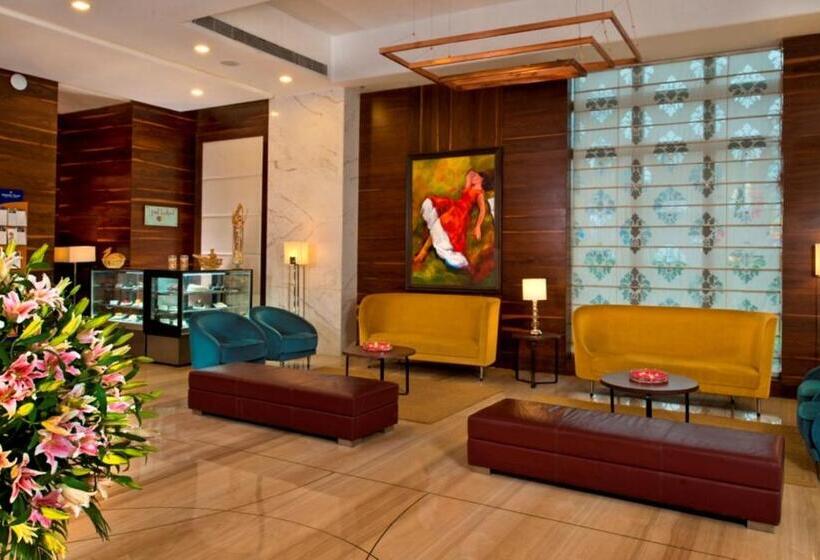 酒店 Golden Tulip Lucknow