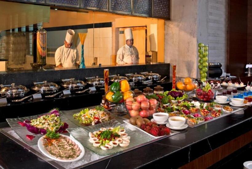 酒店 Golden Tulip Lucknow