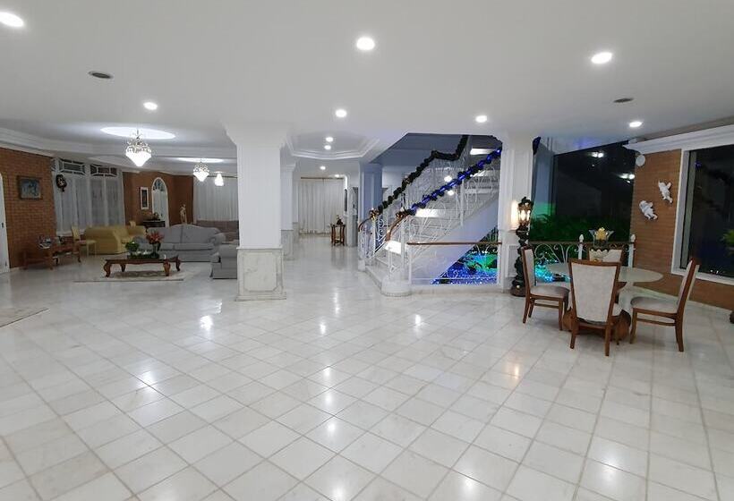 בית מלון כפרי Grand Ville