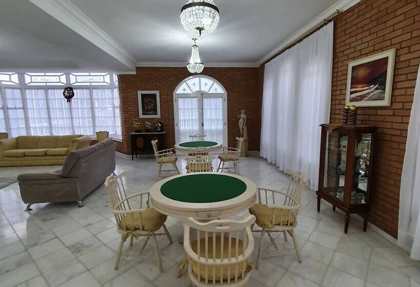 בית מלון כפרי Grand Ville