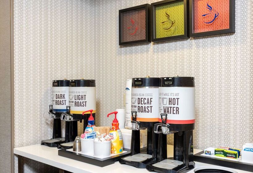 فندق Hampton Inn & Suites Fort Myers   Colonial Blvd