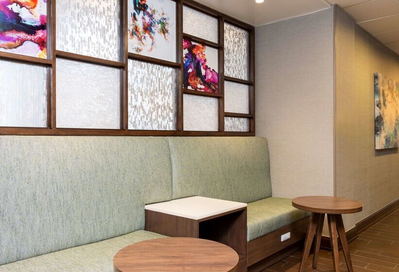 فندق Hampton Inn & Suites Fort Myers   Colonial Blvd