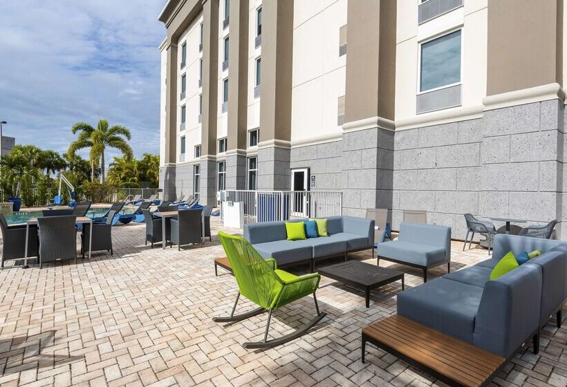 فندق Hampton Inn & Suites Fort Myers   Colonial Blvd