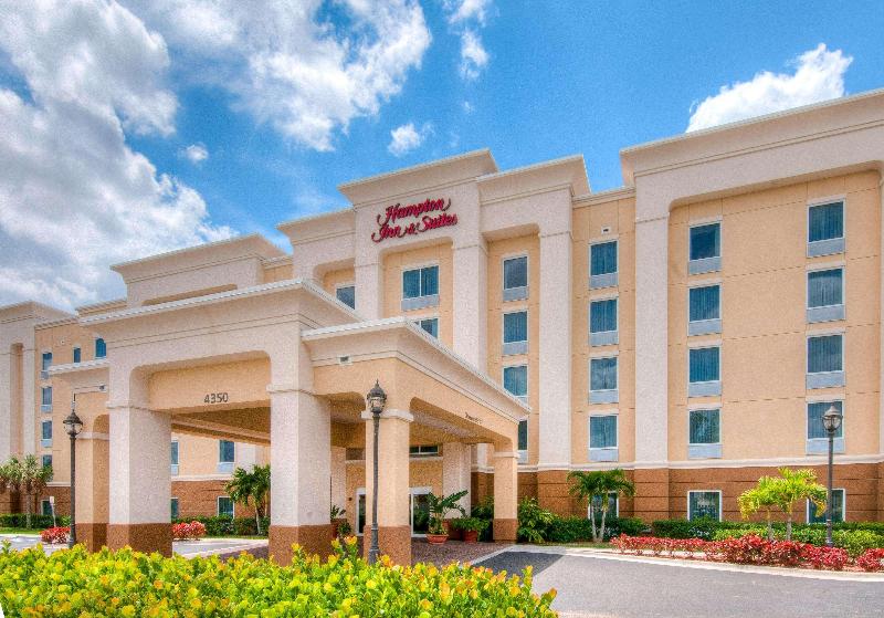 فندق Hampton Inn & Suites Fort Myers   Colonial Blvd