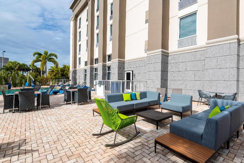 فندق Hampton Inn & Suites Fort Myers   Colonial Blvd