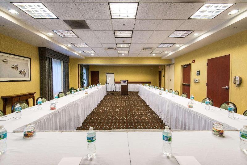 فندق Hampton Inn & Suites Fort Myers   Colonial Blvd