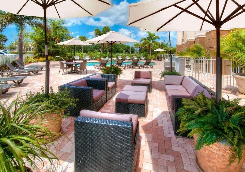 فندق Hampton Inn & Suites Fort Myers   Colonial Blvd