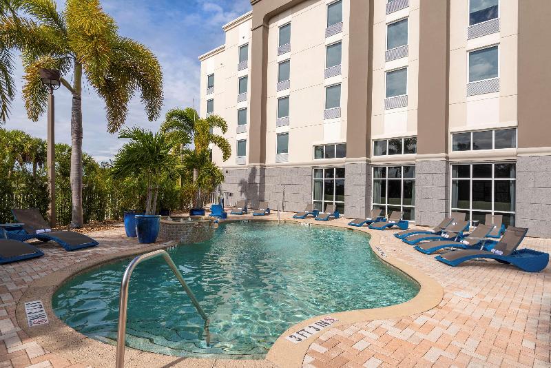 فندق Hampton Inn & Suites Fort Myers   Colonial Blvd