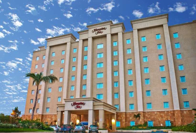 فندق Hampton Inn By Hilton Tampico Aeropuerto