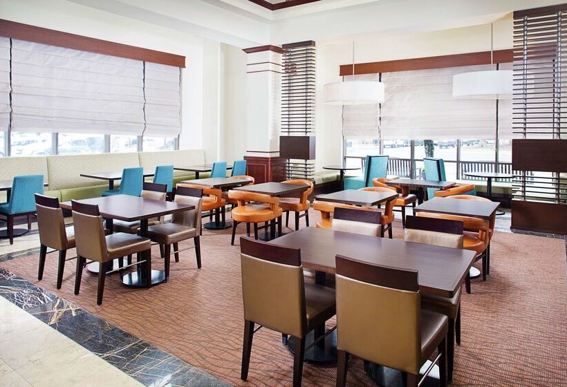 Отель Hilton Garden Inn Virginia Beach Town Center