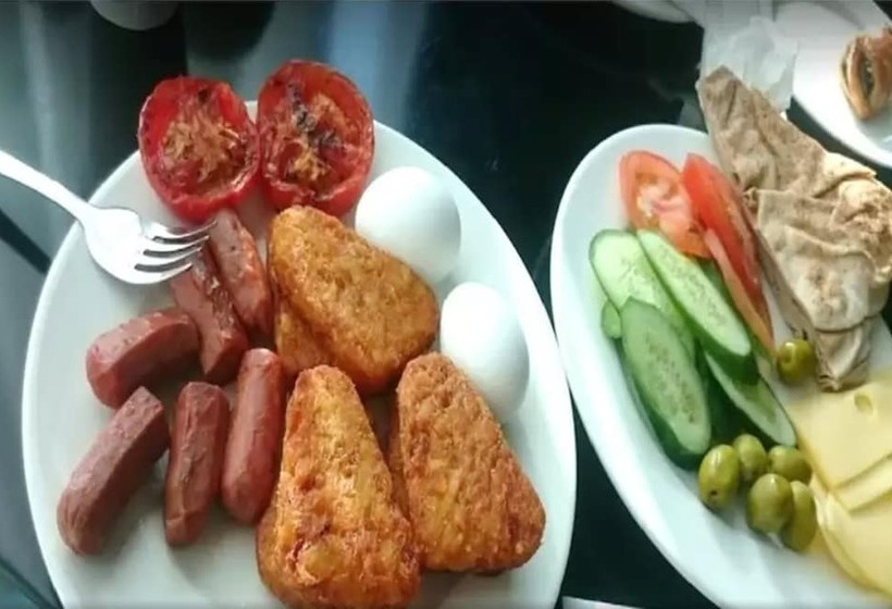 هتل Holiday Inn Express Dubai Airport, An Ihg