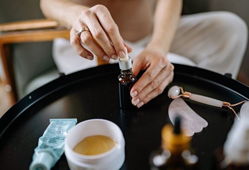 هتل Holiday Inn Express Dubai Airport, An Ihg