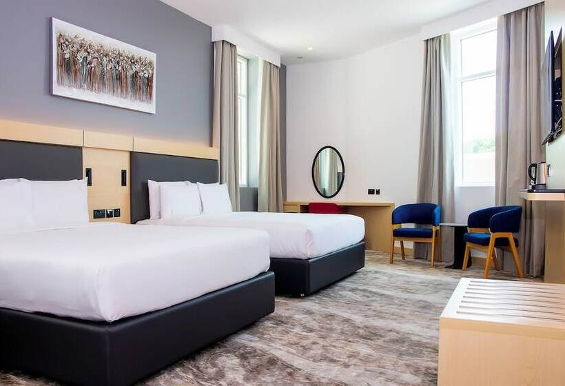 هتل Holiday Inn Express Dubai Airport, An Ihg